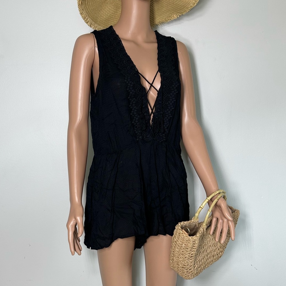 Body Glove. Short romper.